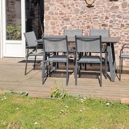 3 Bedroom Awesome In * Créances