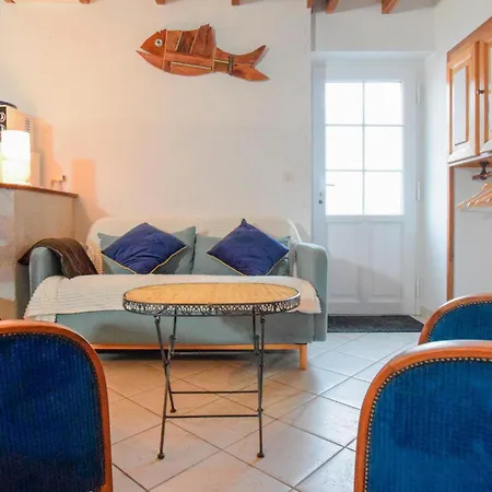 3 Bedroom Awesome In Creances